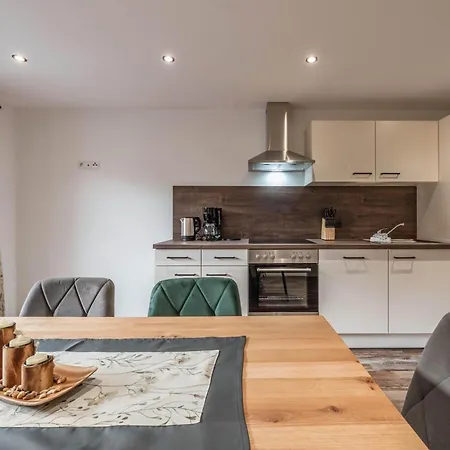 Huamatgfuehl * Laimach